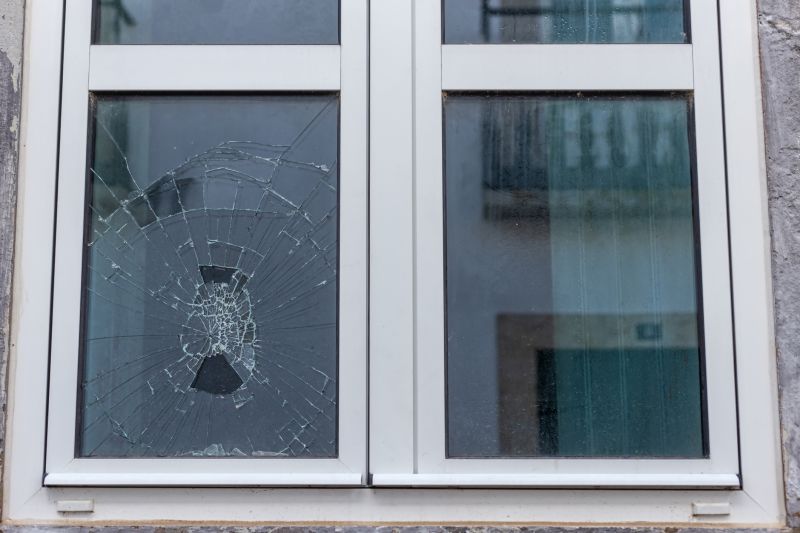 Cracked Window Repair in Kansas City, KS